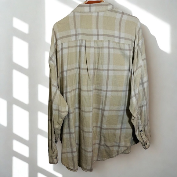 Oversized Aerie Beige and Cream Checkered flannel button up shirt - Picture 3 of 6